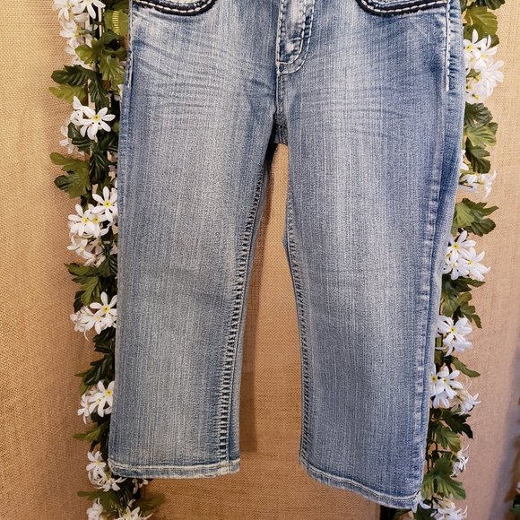 Suko Cropped Jeans - Picture 2 of 9